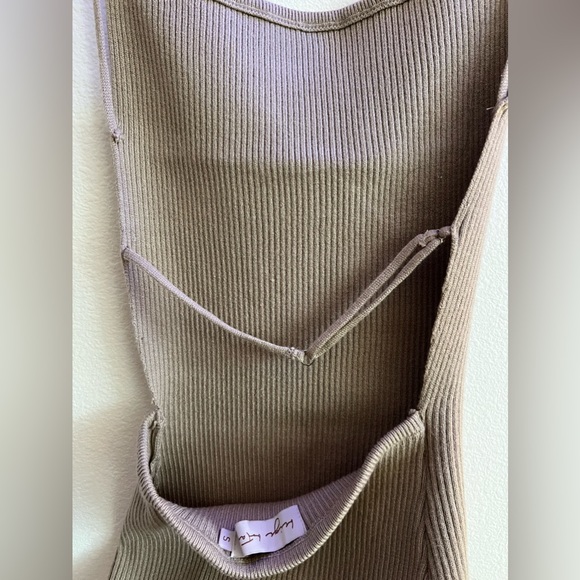 Backless Dress - Picture 3 of 4